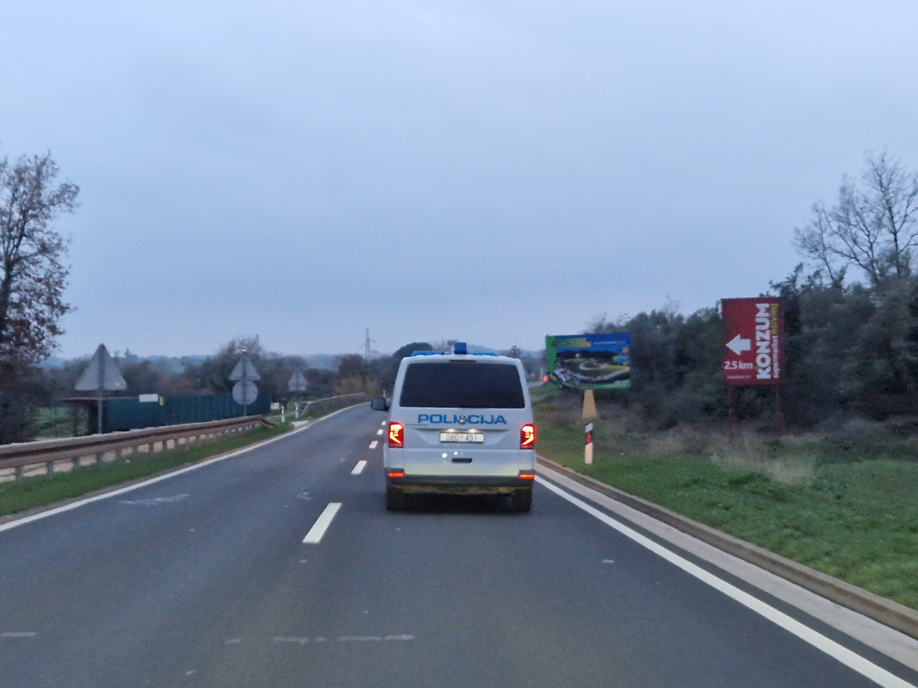 Provale i krađe iz automobila u Rovinju i Balama POLICIJA TRAŽI POČINITELJE